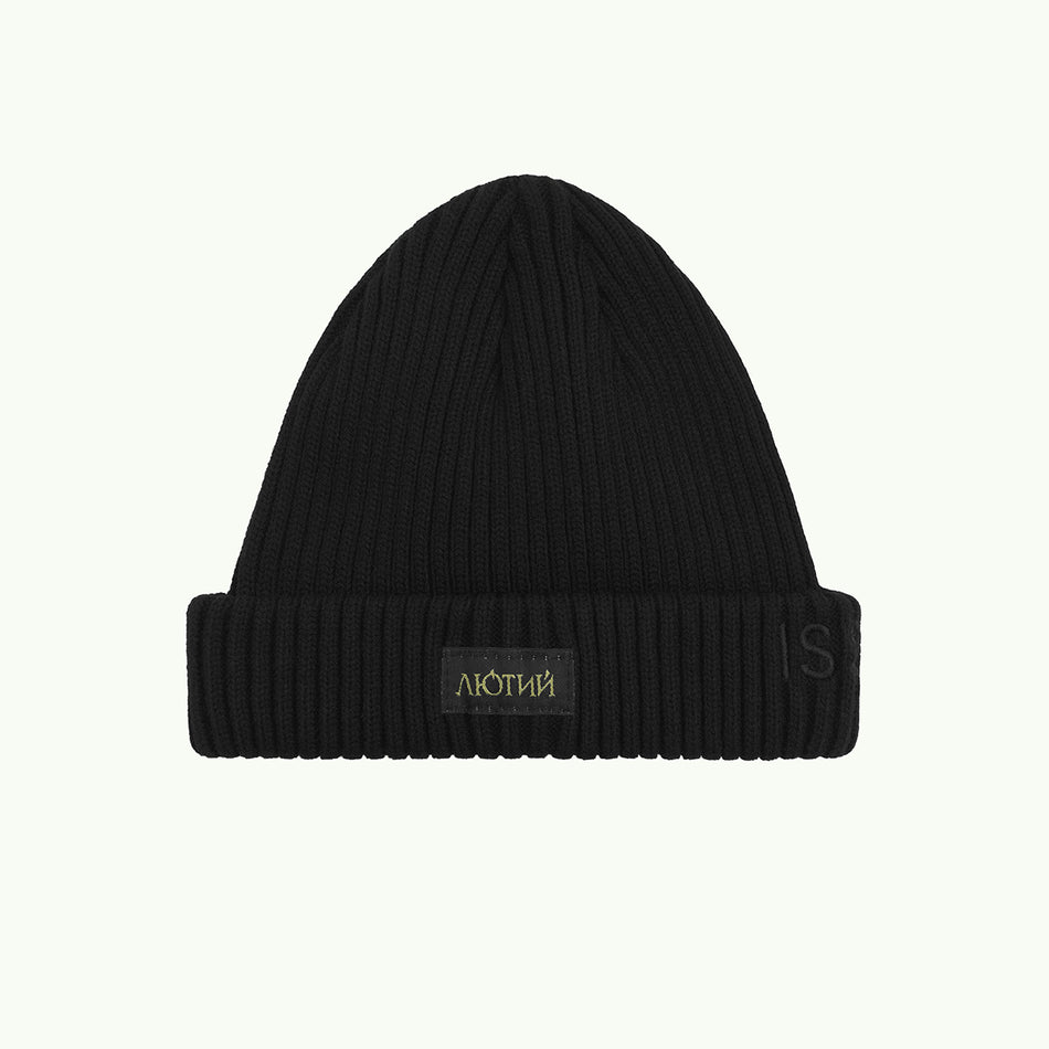 Beanie hat "LYUTYI"