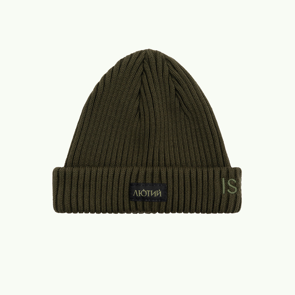 Beanie hat "LYUTYI"
