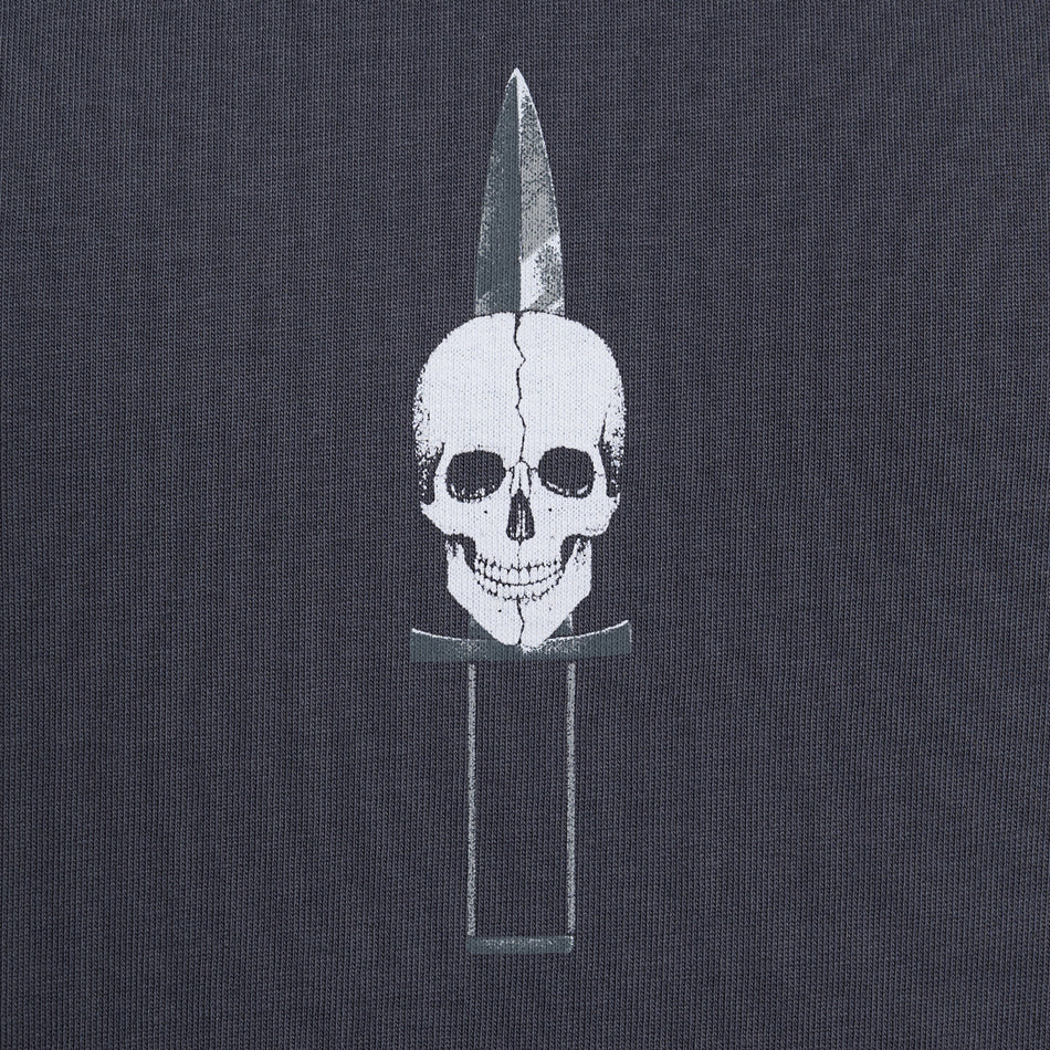 Футболка "THREE SWORDS KNIFE AND SKULL"